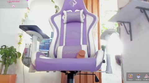 Snapshot of sofia_gold_ chatting on 12/21/25, 02:35 sofia online show from 12/21/25, 02:35