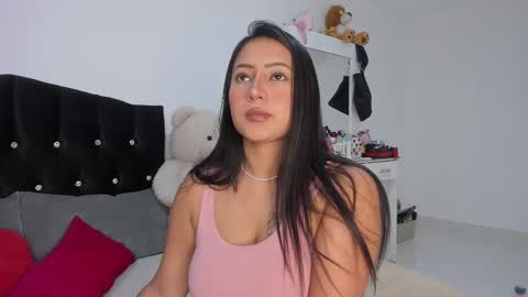 Snapshot of sofia_gonzalez1 chatting on 10/20/25, 03:18 Sofia but you can call me Sofi online show from 10/20/25, 03:18