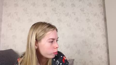 Snapshot of sofia_here chatting on 02/21/26, 12:00 Sofia here online show from 02/21/26, 12:00