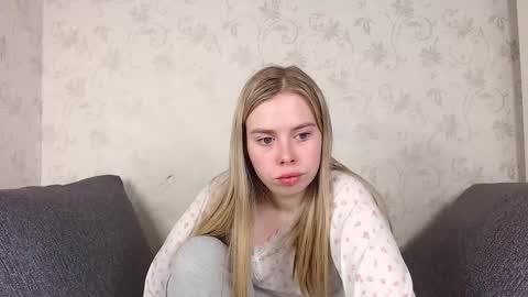 Sofia here online show from 03/23/26, 12:14