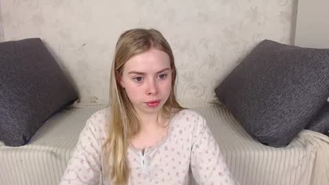 Sofia here online show from 04/02/26, 11:46