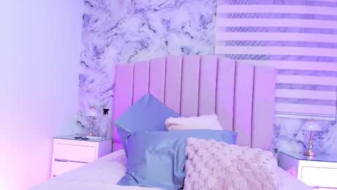 Sofia online show from 11/26/25, 03:07