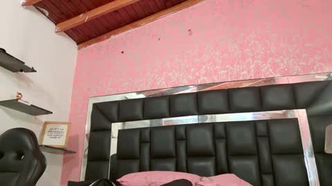 Sofia online show from 11/01/25, 03:08