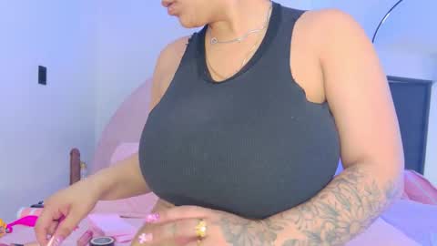 Sofia online show from 11/30/25, 02:59