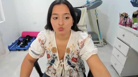 Snapshot of sofia_new chatting on 11/07/25, 05:35 sofia_new online show from 11/07/25, 05:35