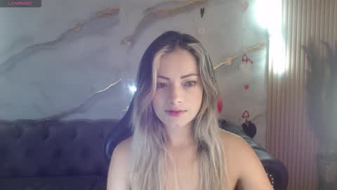 Snapshot of sofia_nova_tf chatting on 02/22/26, 01:31 sofi online show from 02/22/26, 01:31