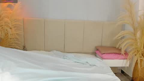 SOFIA PAMELA online show from 01/04/25, 06:30