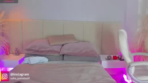 SOFIA PAMELA online show from 11/08/25, 06:51