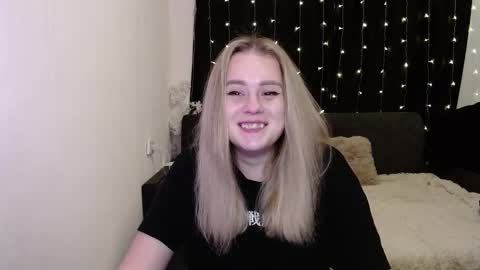 sofia_rosemary online show from 12/03/24, 07:44