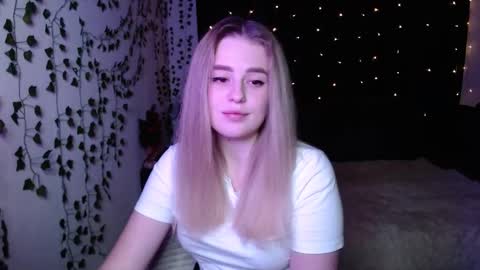 sofia_rosemary online show from 02/18/25, 12:39
