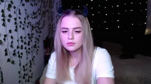 sofia_rosemary online show from 02/25/25, 03:16