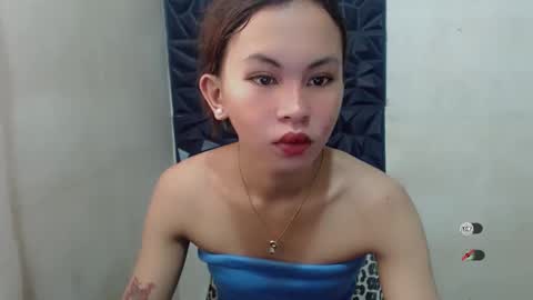 Snapshot of sofia_sweetheart18 chatting on 10/21/25, 01:17 sofia_sweetheart18 online show from 10/21/25, 01:17