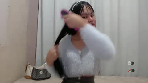 sofia_sweetheart18 online show from 04/10/26, 12:49