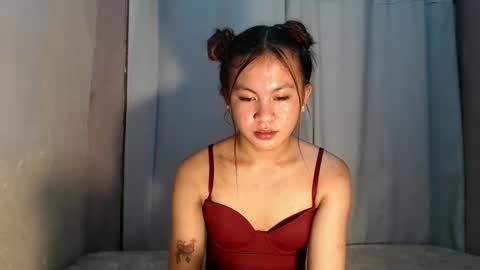 sofia_sweetheart18 online show from 05/16/26, 12:40