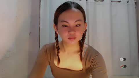 Snapshot of sofia_sweetheart18 chatting on 06/29/26, 10:21 sofia_sweetheart18 online show from 06/29/26, 10:21