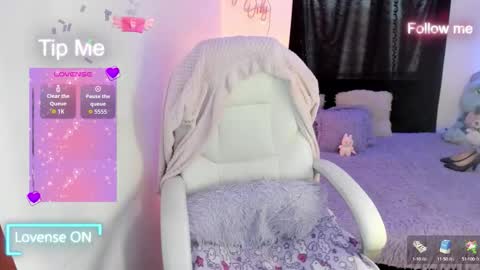 Snapshot of sofia_thomson_t chatting on 09/20/25, 11:22 Sofia Thomson online show from 09/20/25, 11:22