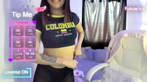 Snapshot of sofia_thomson_t chatting on 10/12/25, 12:59 Sofia Thomson online show from 10/12/25, 12:59