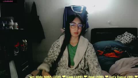 Snapshot of sofia_vanner chatting on 11/13/25, 01:15 SOFIA online show from 11/13/25, 01:15