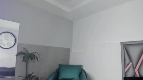 Sofa online show from 09/29/25, 11:59