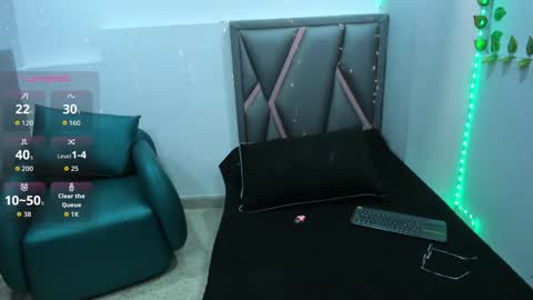 Sofa online show from 01/14/26, 12:44