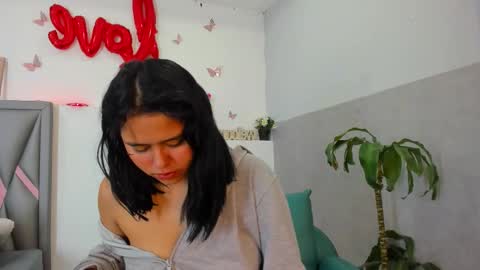 Sofa online show from 03/02/26, 01:07