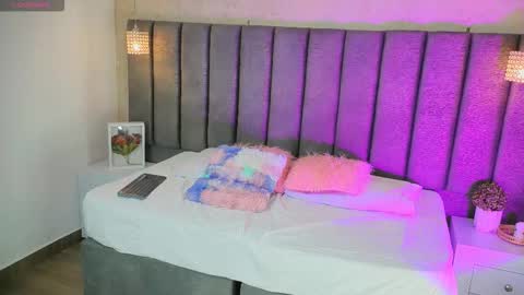 Snapshot of sofiaa_cortes chatting on 11/28/25, 11:57 Sofi online show from 11/28/25, 11:57