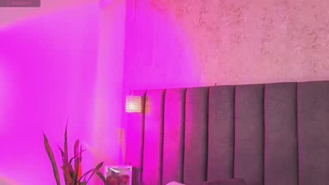 Snapshot of sofiaa_cortes chatting on 12/15/25, 11:36 Sofi online show from 12/15/25, 11:36