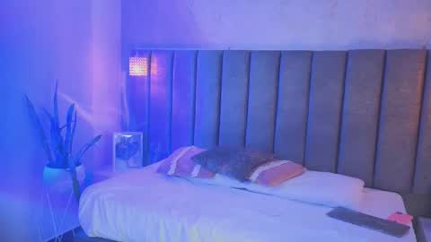 Snapshot of sofiaa_cortes chatting on 12/19/25, 11:17 Sofi online show from 12/19/25, 11:17