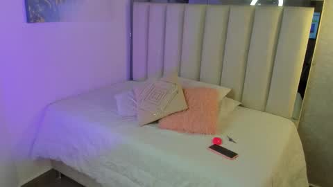 Snapshot of sofiaa_cortes chatting on 01/10/26, 11:34 Sofi online show from 01/10/26, 11:34