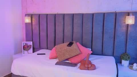 Snapshot of sofiaa_cortes chatting on 03/17/26, 11:57 Sofi online show from 03/17/26, 11:57