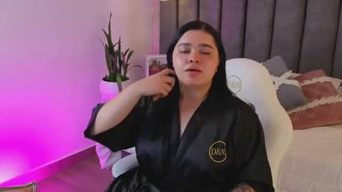 Snapshot of sofiaa_cortes chatting on 04/14/26, 09:04 Sofi online show from 04/14/26, 09:04