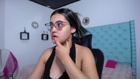 Snapshot of sofiaasexy19 chatting on 04/22/26, 12:28 Sofia online show from 04/22/26, 12:28