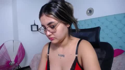 Snapshot of sofiaasexy19 chatting on 05/01/26, 12:21 Sofia online show from 05/01/26, 12:21