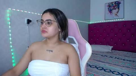 Snapshot of sofiaasexy19 chatting on 05/06/26, 11:48 Sofia online show from 05/06/26, 11:48