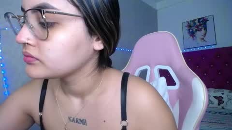 Snapshot of sofiaasexy19 chatting on 05/13/26, 12:35 Sofia online show from 05/13/26, 12:35