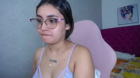 Snapshot of sofiaasexy19 chatting on 05/23/26, 12:49 Sofia online show from 05/23/26, 12:49