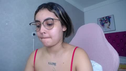 Snapshot of sofiaasexy19 chatting on 05/24/26, 01:38 Sofia online show from 05/24/26, 01:38