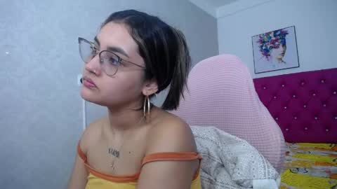 Snapshot of sofiaasexy19 chatting on 05/26/26, 05:20 Sofia online show from 05/26/26, 05:20