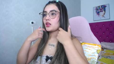 Snapshot of sofiaasexy19 chatting on 06/02/26, 03:36 Sofia online show from 06/02/26, 03:36