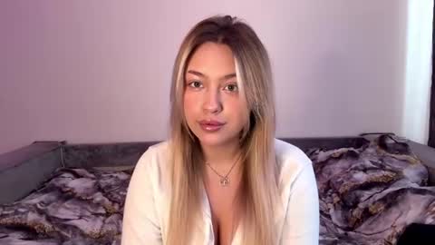 Sofia online show from 06/17/26, 11:23