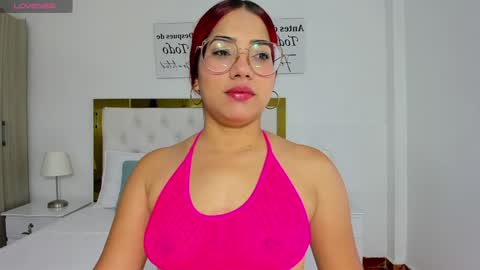 Snapshot of sofiabosch chatting on 01/29/25, 05:51 Sara online show from 01/29/25, 05:51