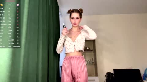 Hi My name is Sofia Welcome to my room Please thumbs up - its important online show from 03/20/26, 04:28