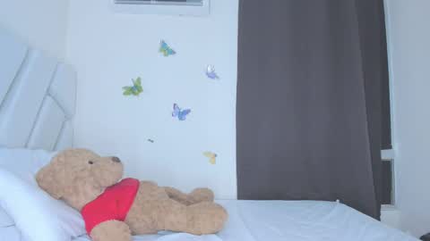 sofiacastillo01 online show from 03/25/26, 06:47