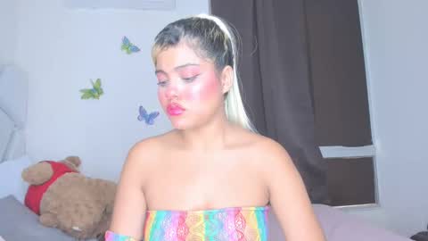Snapshot of sofiacastillo01 chatting on 04/18/26, 07:58 sofiacastillo01 online show from 04/18/26, 07:58