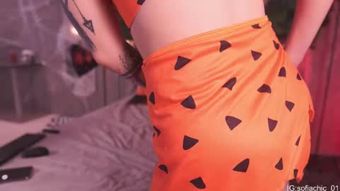 Snapshot of sofiachic chatting on 10/26/25, 01:50 Sofia online show from 10/26/25, 01:50