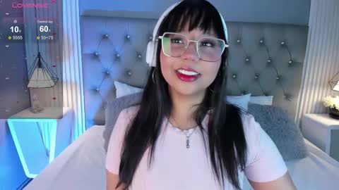 Sofia online show from 10/14/25, 11:33