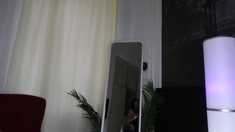 Sofia online show from 11/21/25, 09:19