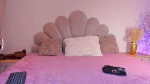 Snapshot of sofiagomez_1 chatting on 06/15/26, 07:05 SOFI online show from 06/15/26, 07:05