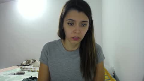 sofiahenao2 online show from 10/23/25, 01:05