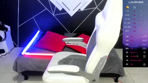 Snapshot of sofiakey chatting on 12/27/24, 05:42 sofia online show from 12/27/24, 05:42